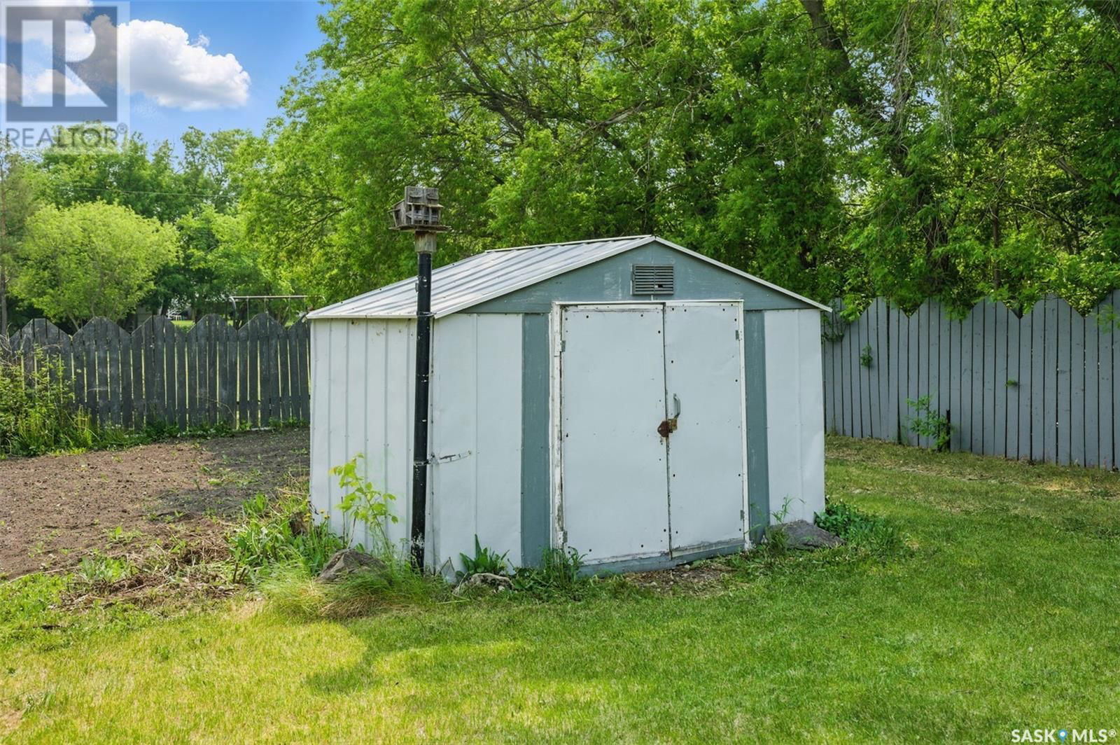745 GRID ROAD Image 28