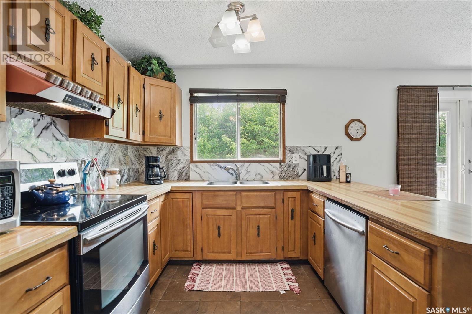 745 GRID ROAD Image 9