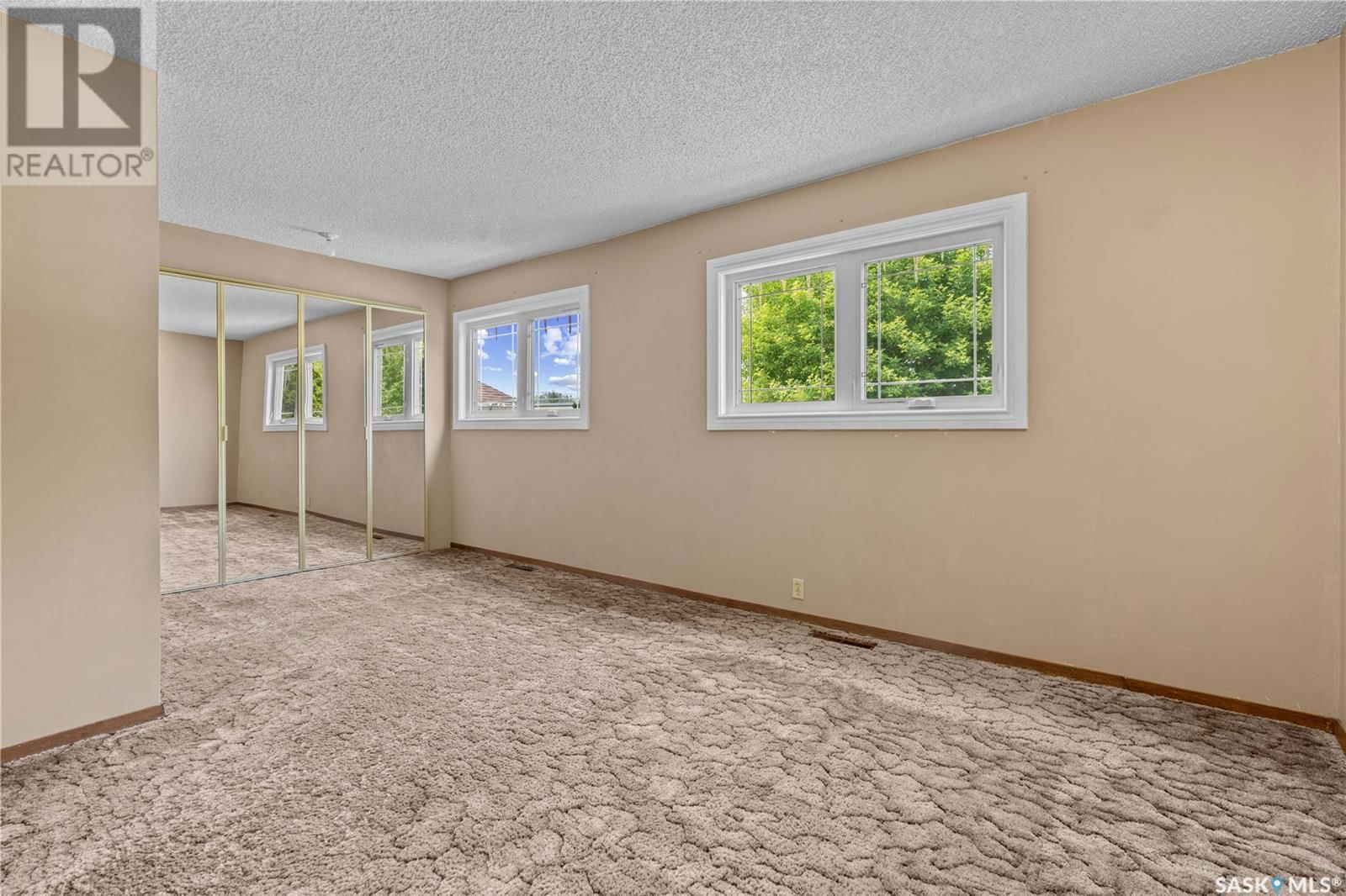 209 PATRICK STREET Image 11