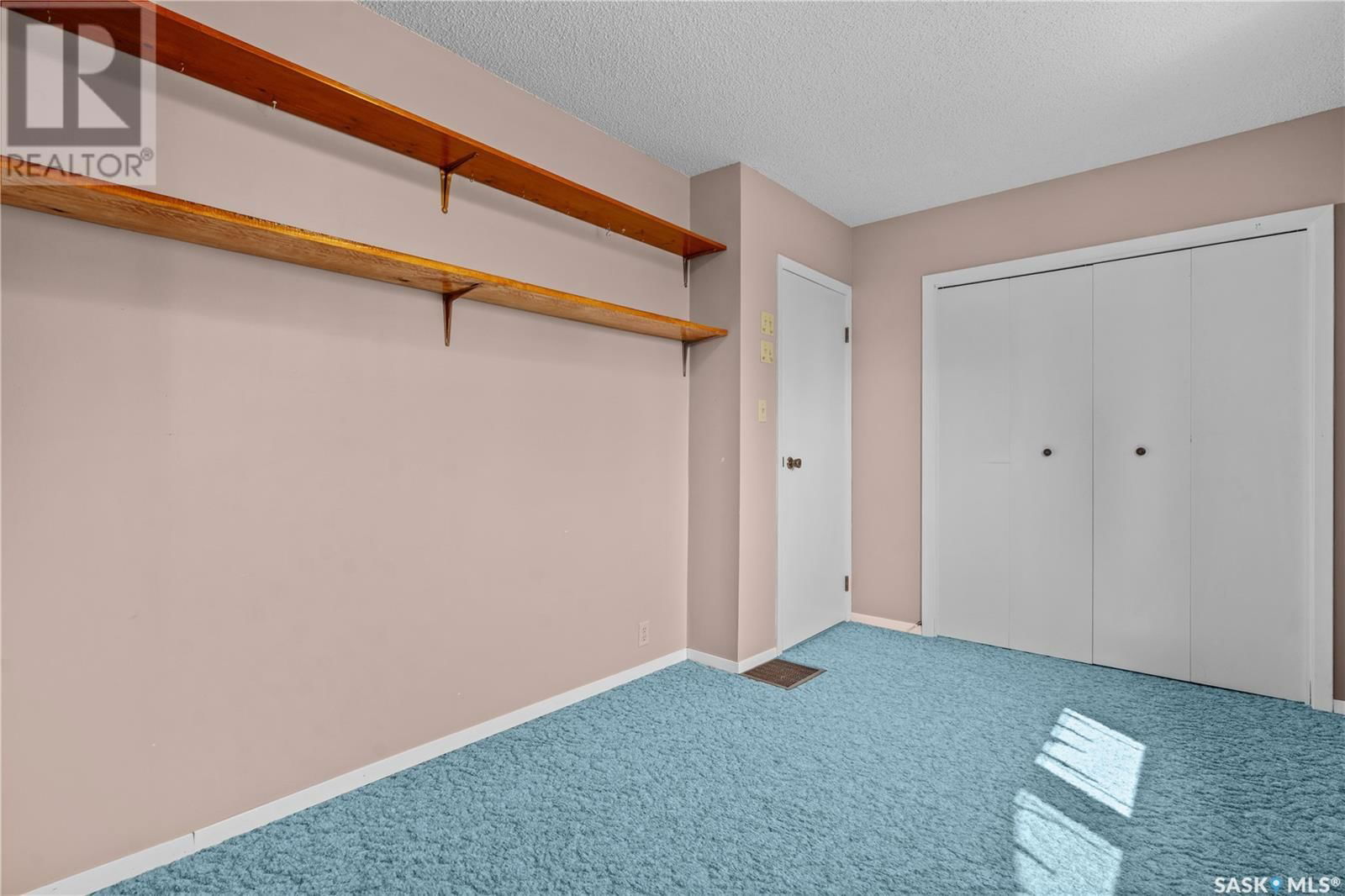 209 PATRICK STREET Image 14