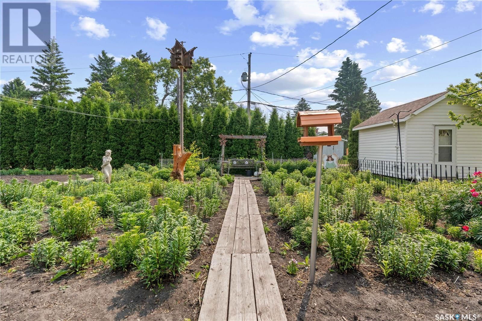 209 PATRICK STREET Image 33