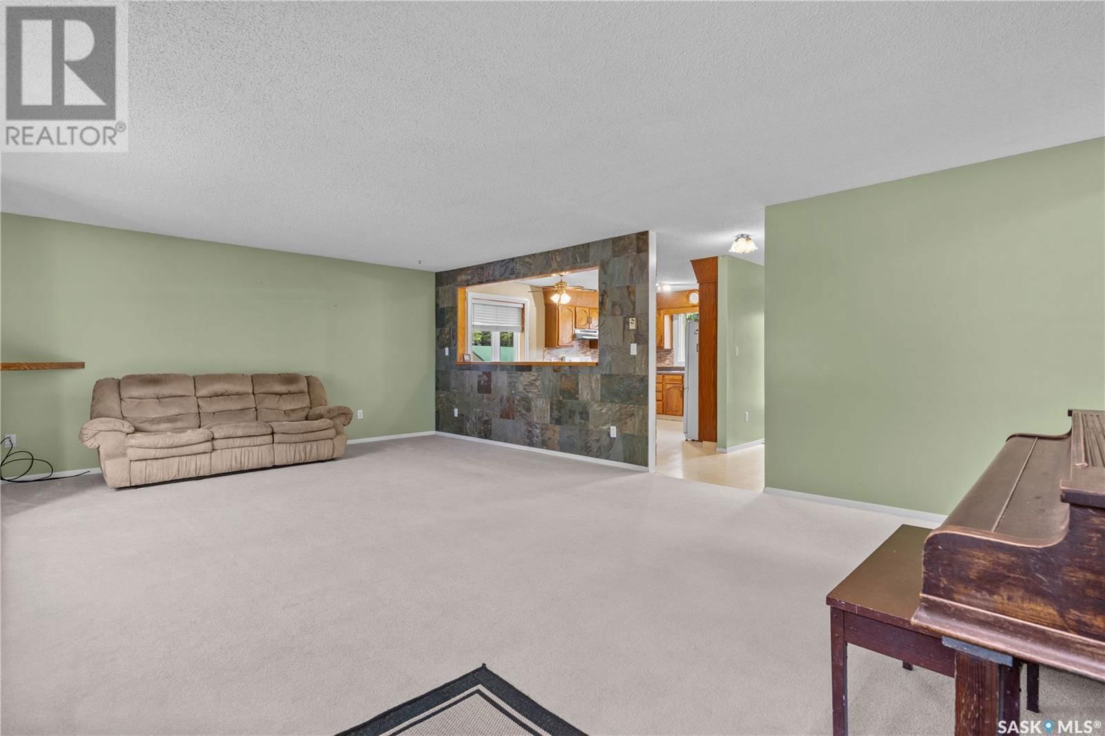 209 PATRICK STREET Image 5