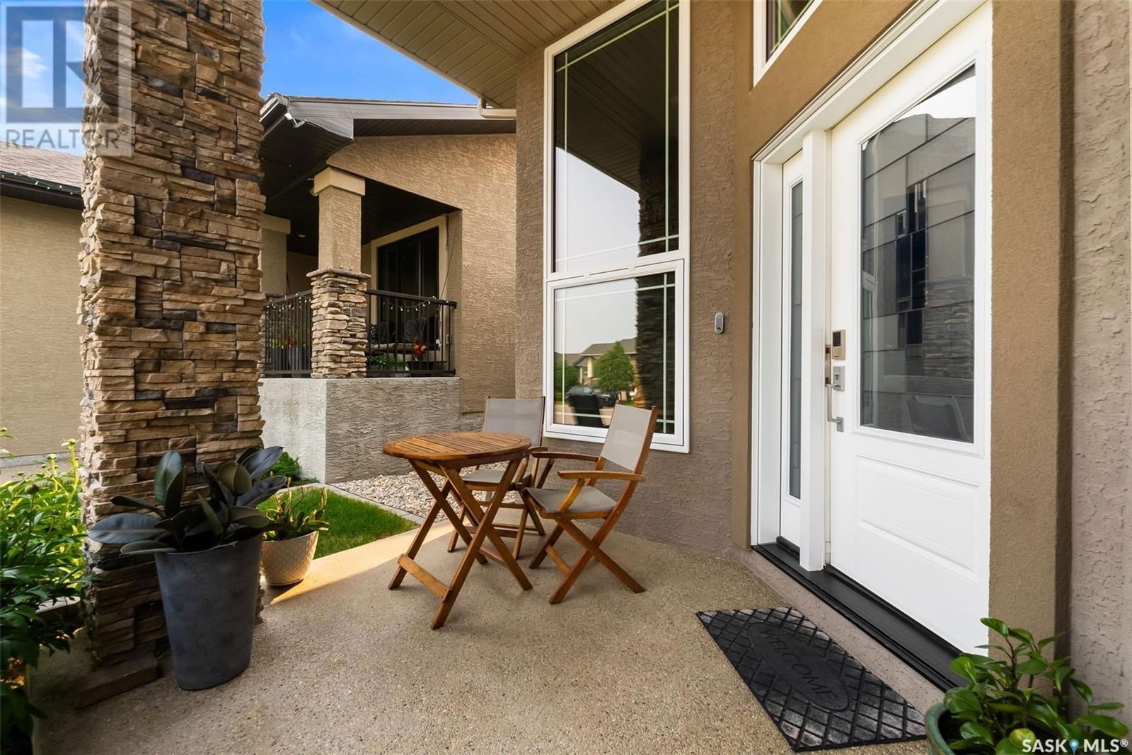 3945 SANDHILL CRESCENT Image 2