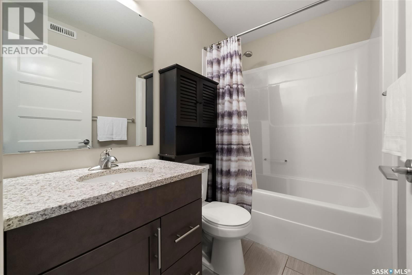 3945 SANDHILL CRESCENT Image 22