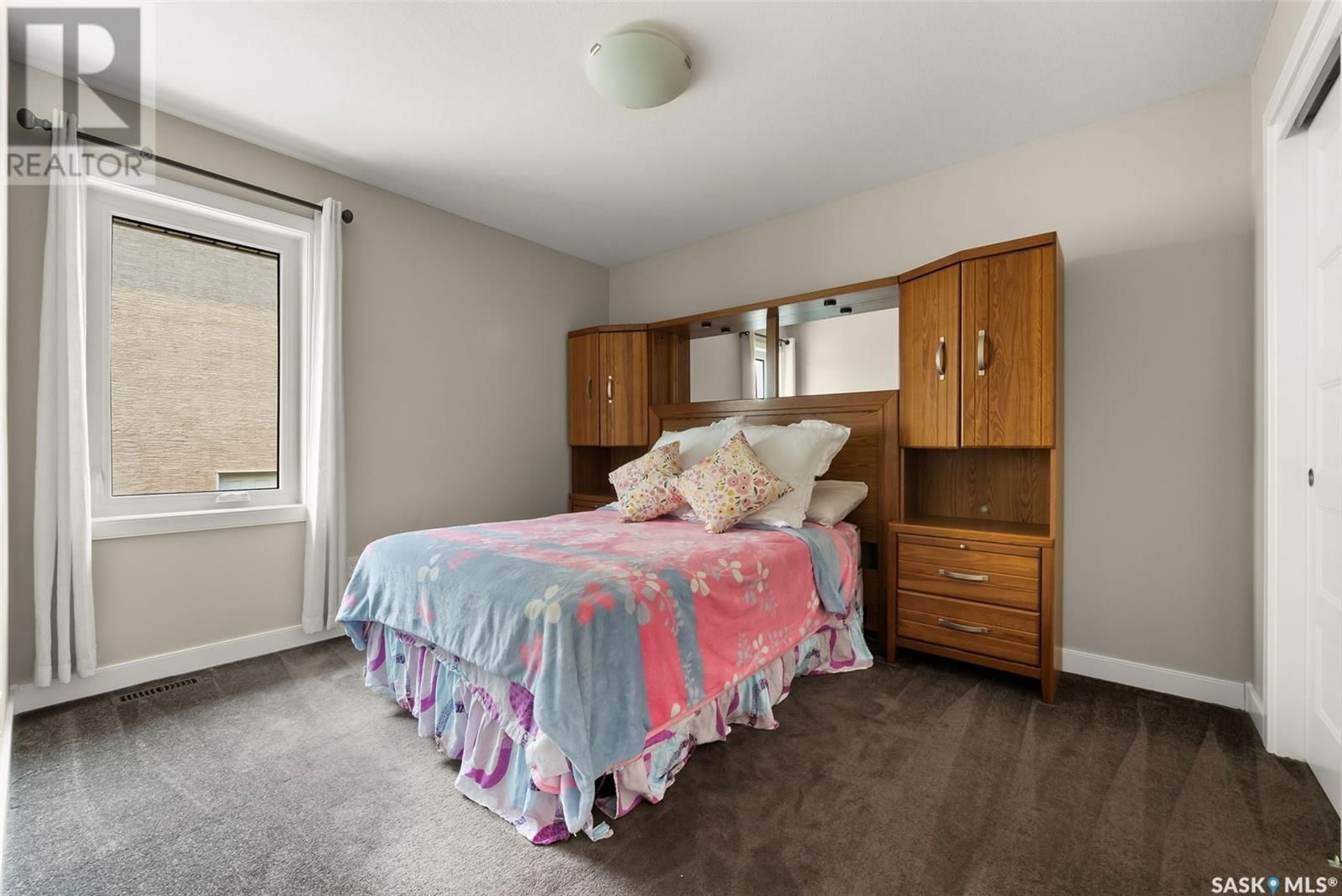 3945 SANDHILL CRESCENT Image 23