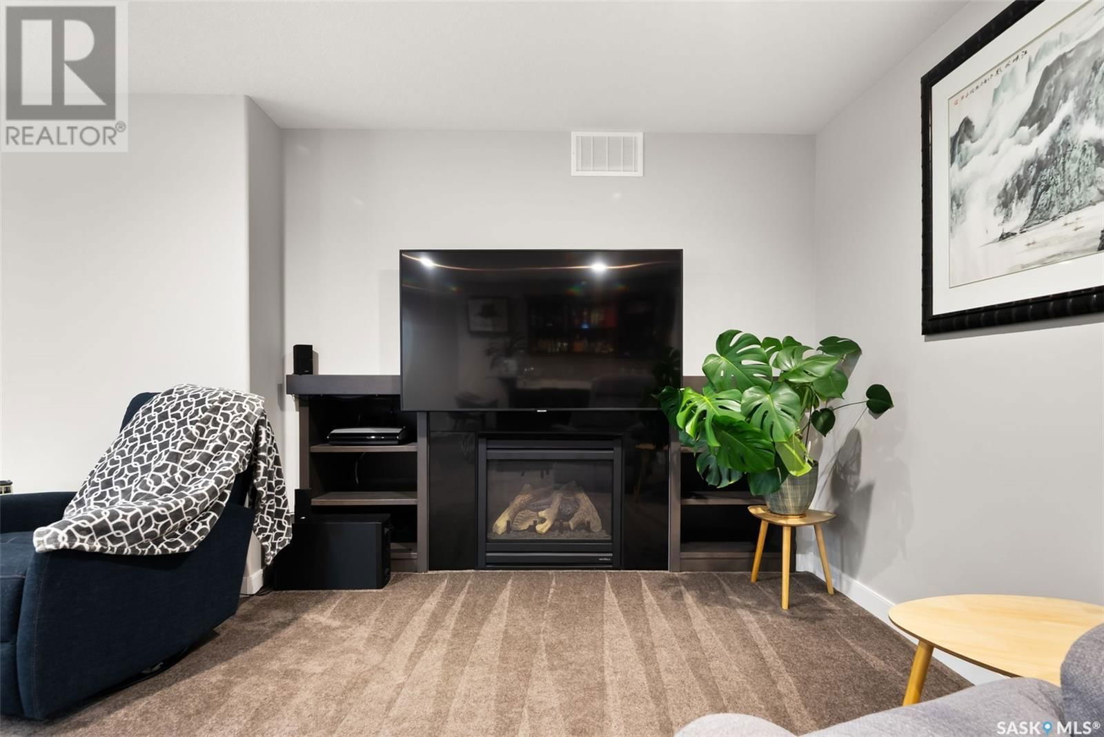 3945 SANDHILL CRESCENT Image 31