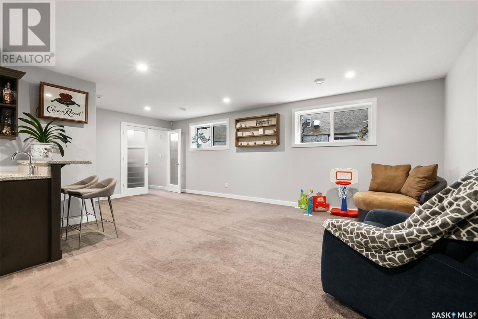 3945 SANDHILL CRESCENT Image 32