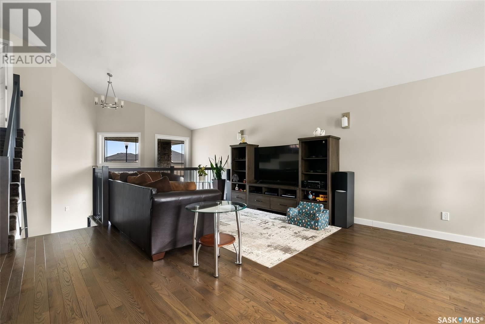 3945 SANDHILL CRESCENT Image 4
