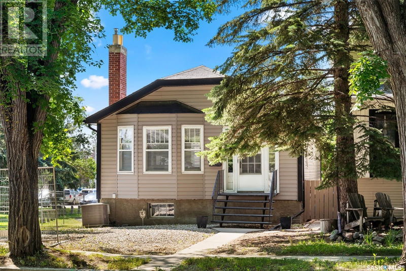 2366 Elphinstone Street Regina, Saskatchewan