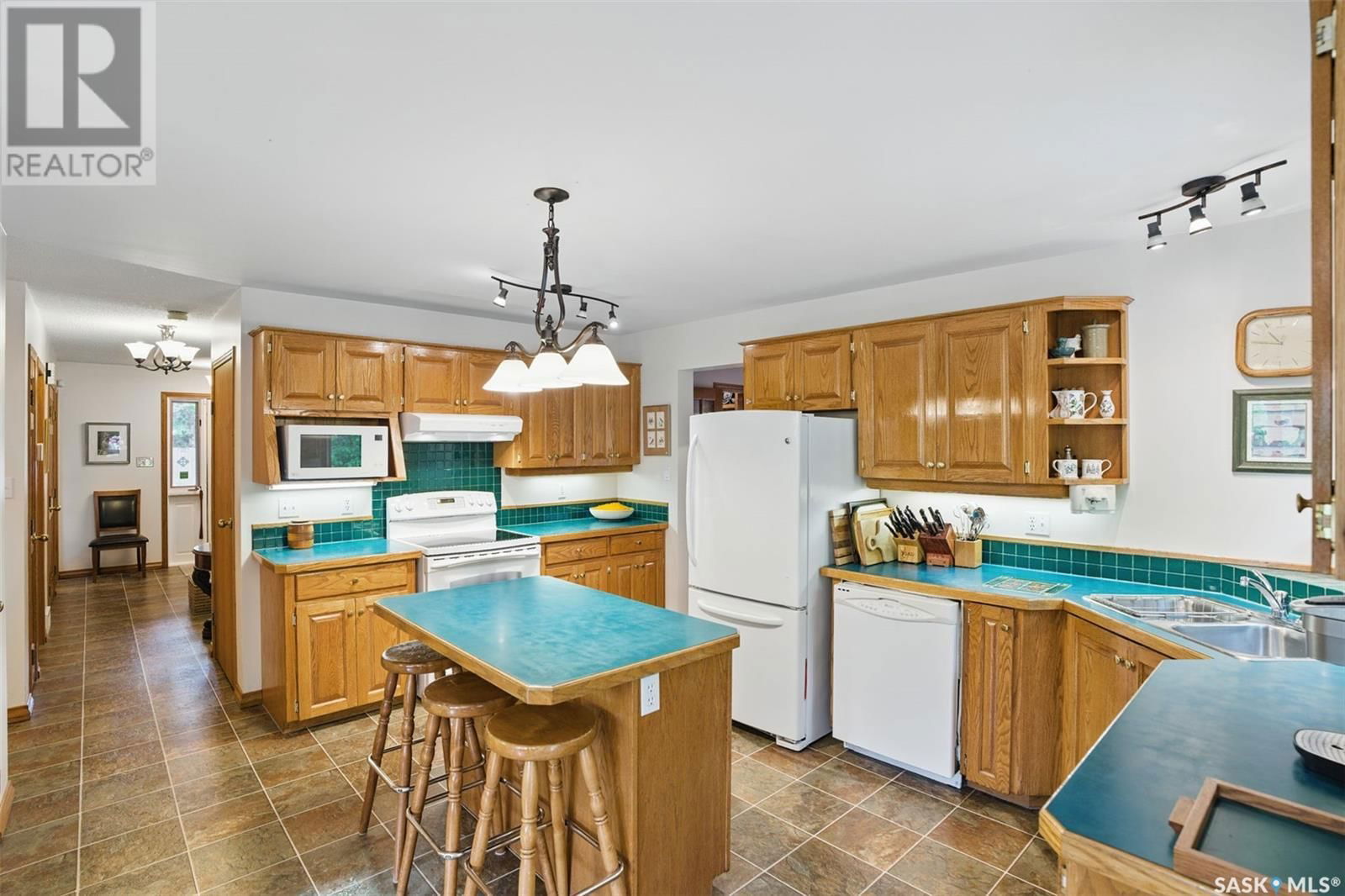 5052 7TH STREET Image 10