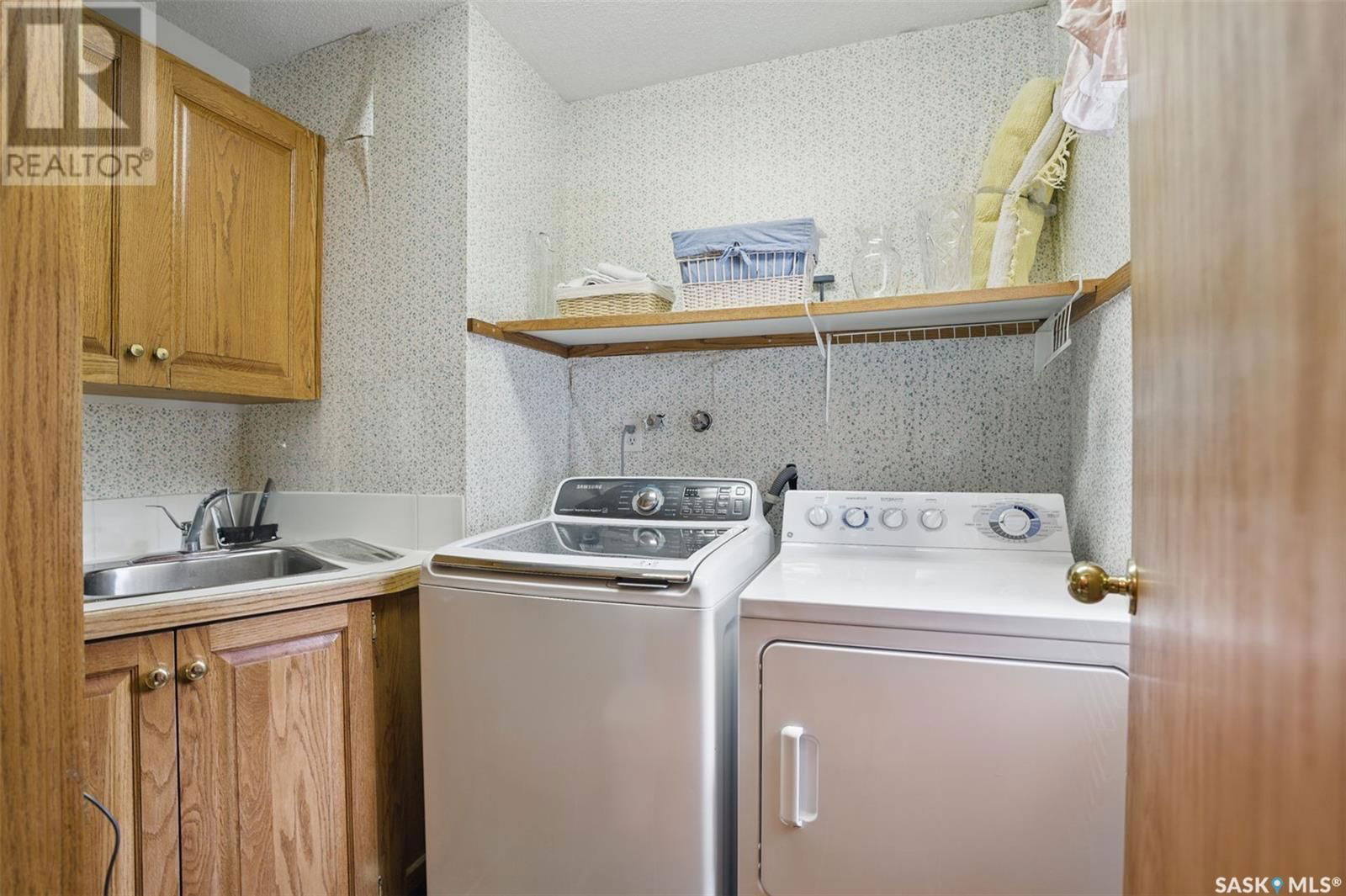 5052 7TH STREET Image 13