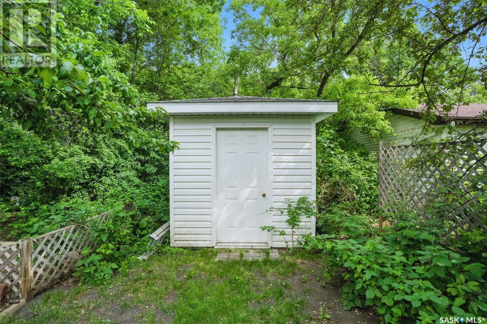 5052 7TH STREET Image 30