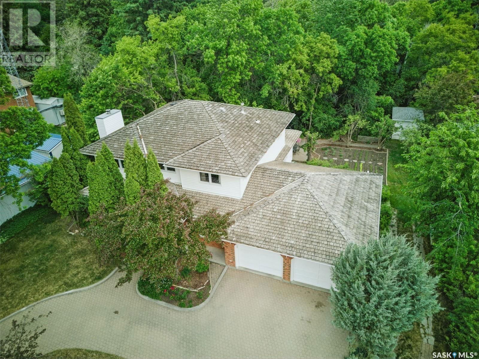 5052 7TH STREET Image 32