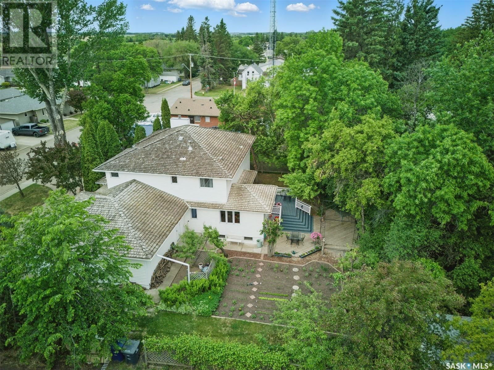5052 7TH STREET Image 33