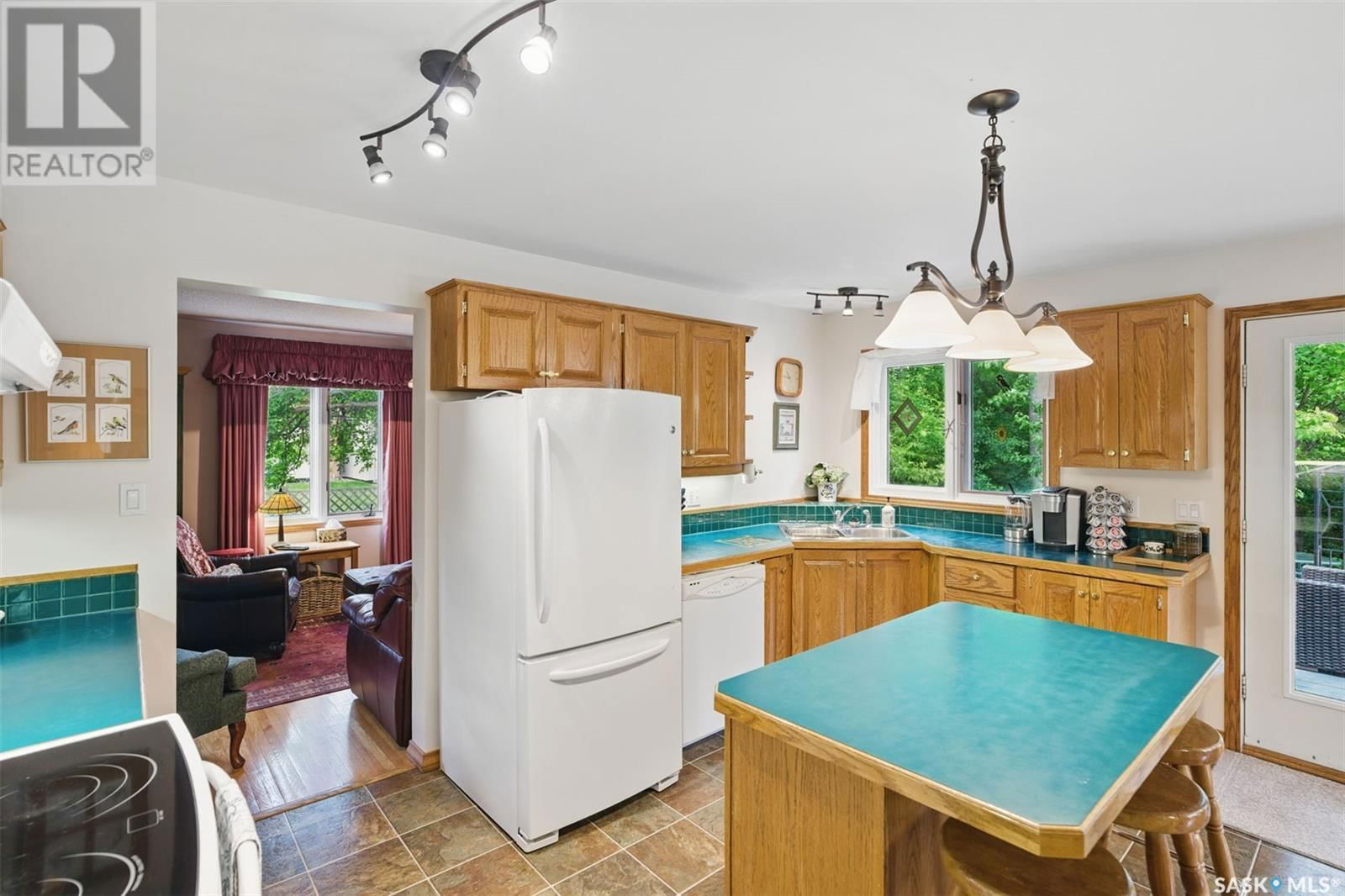 5052 7TH STREET Image 9