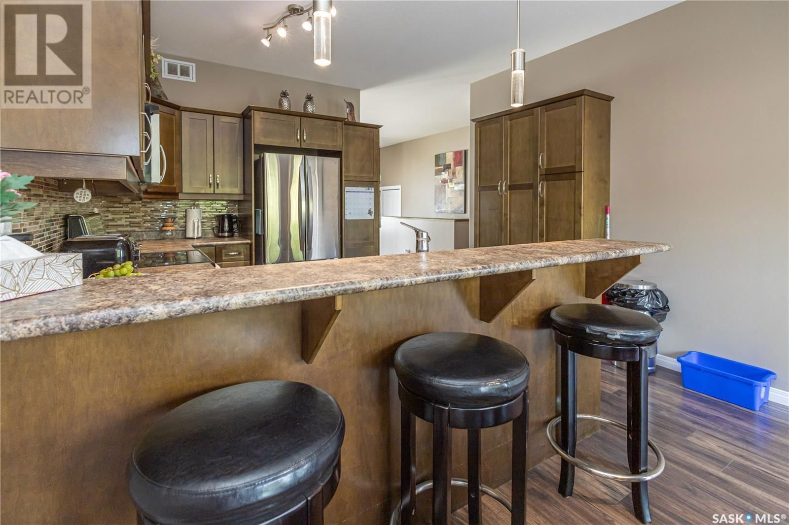 566 REMPEL MANOR Image 14