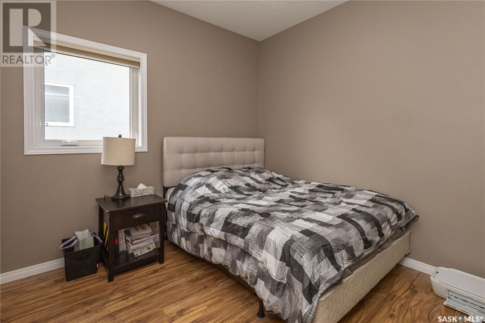566 REMPEL MANOR Image 18
