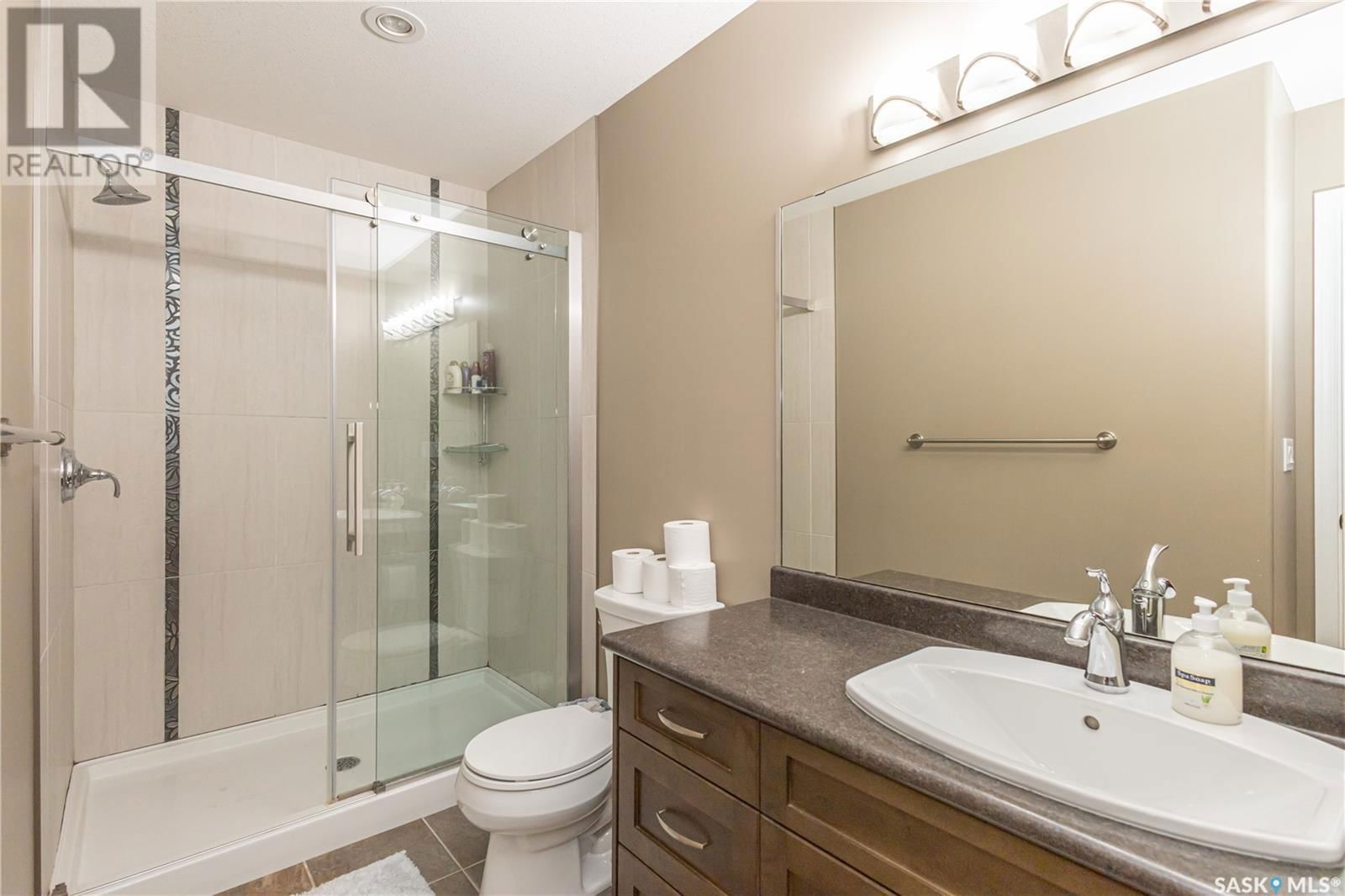 566 REMPEL MANOR Image 37