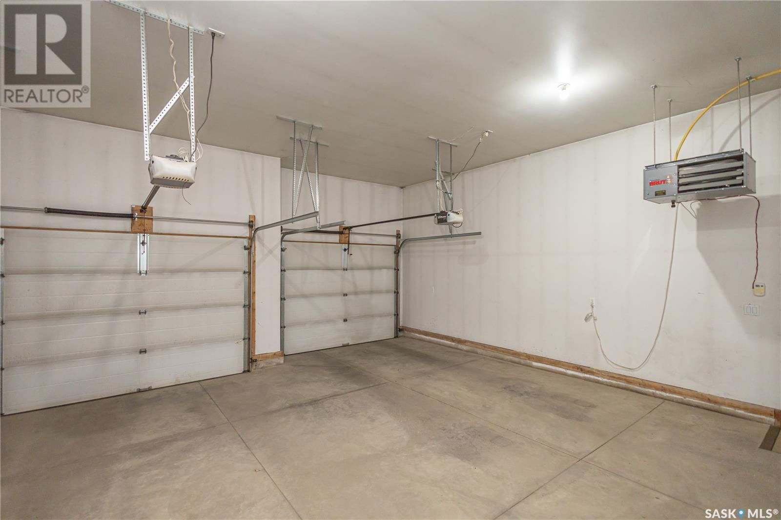 566 REMPEL MANOR Image 39