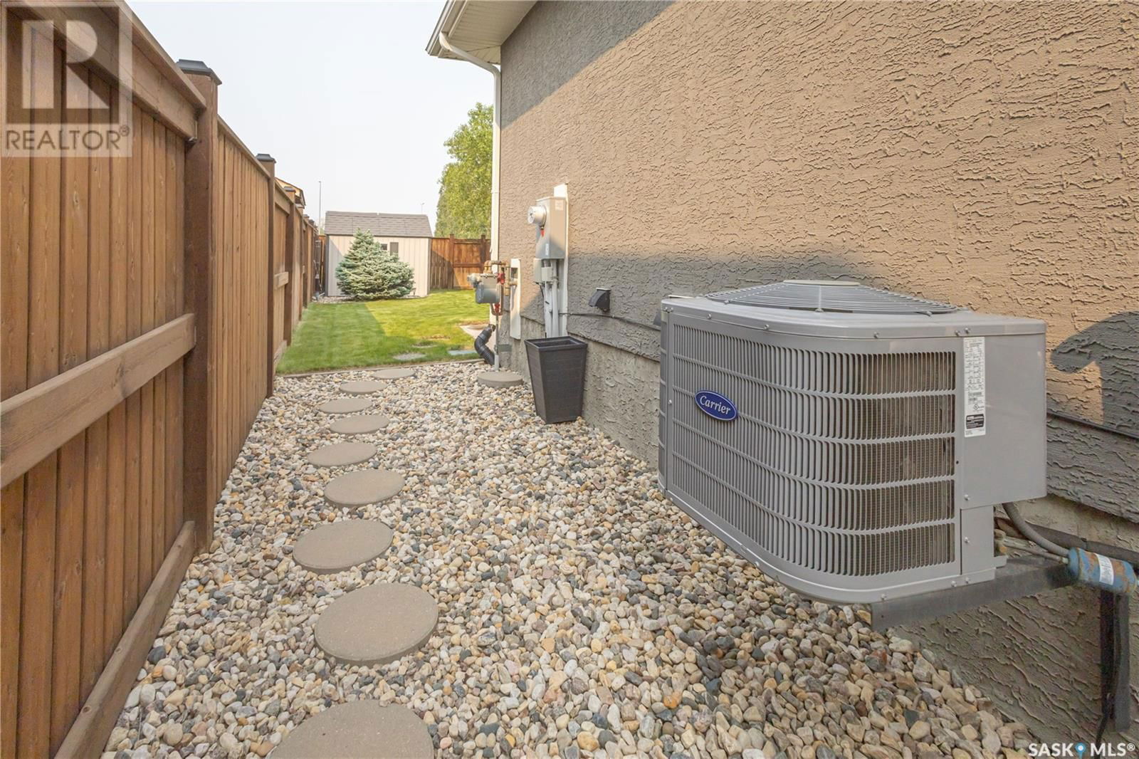 566 REMPEL MANOR Image 42