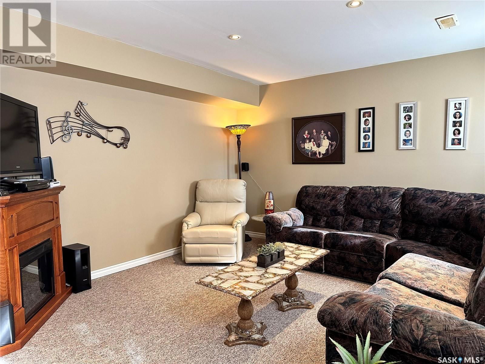 309 3RD STREET Image 27