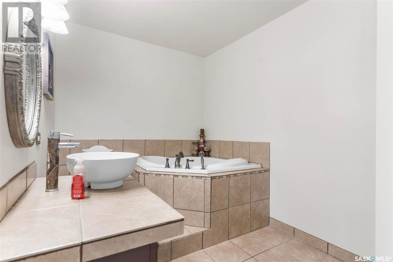 204 4TH AVENUE Image 19