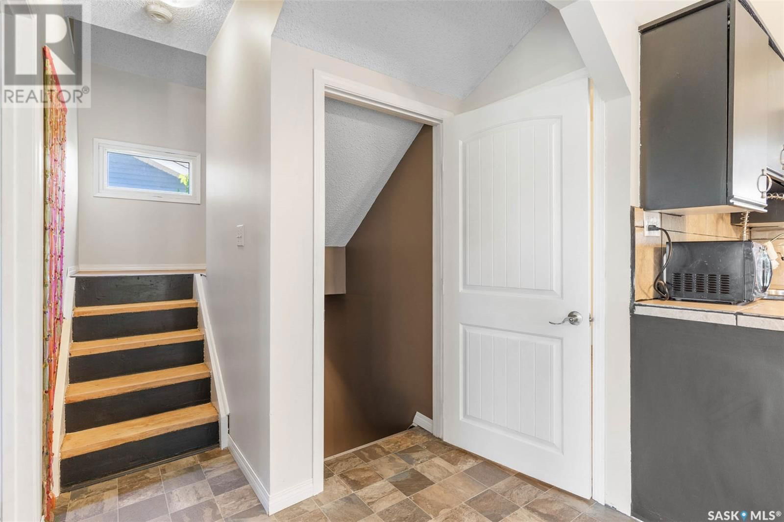 204 4TH AVENUE Image 23