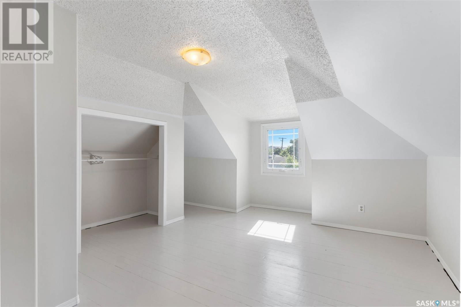 204 4TH AVENUE Image 24