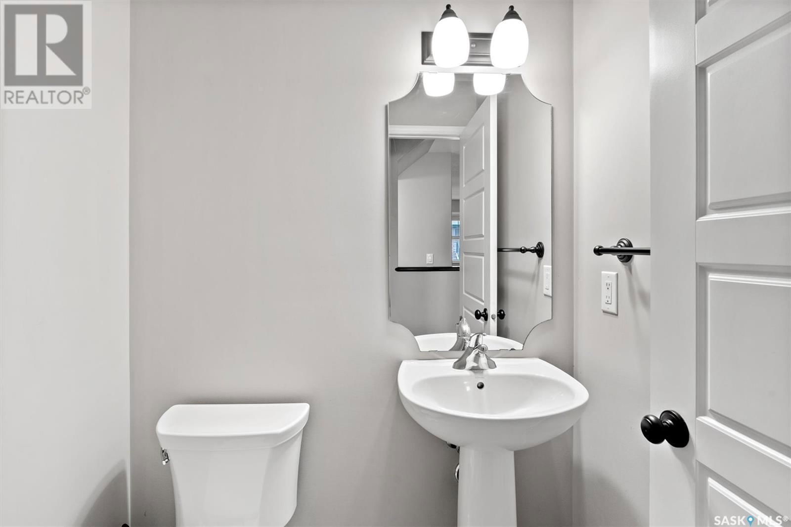212 LANGLOIS WAY Image 13