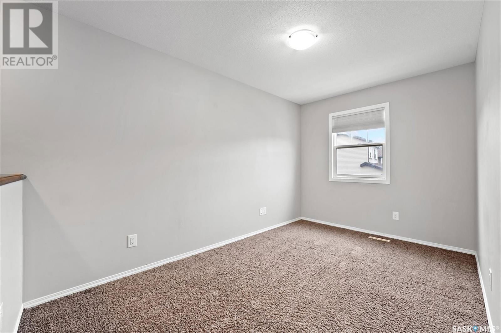 212 LANGLOIS WAY Image 15