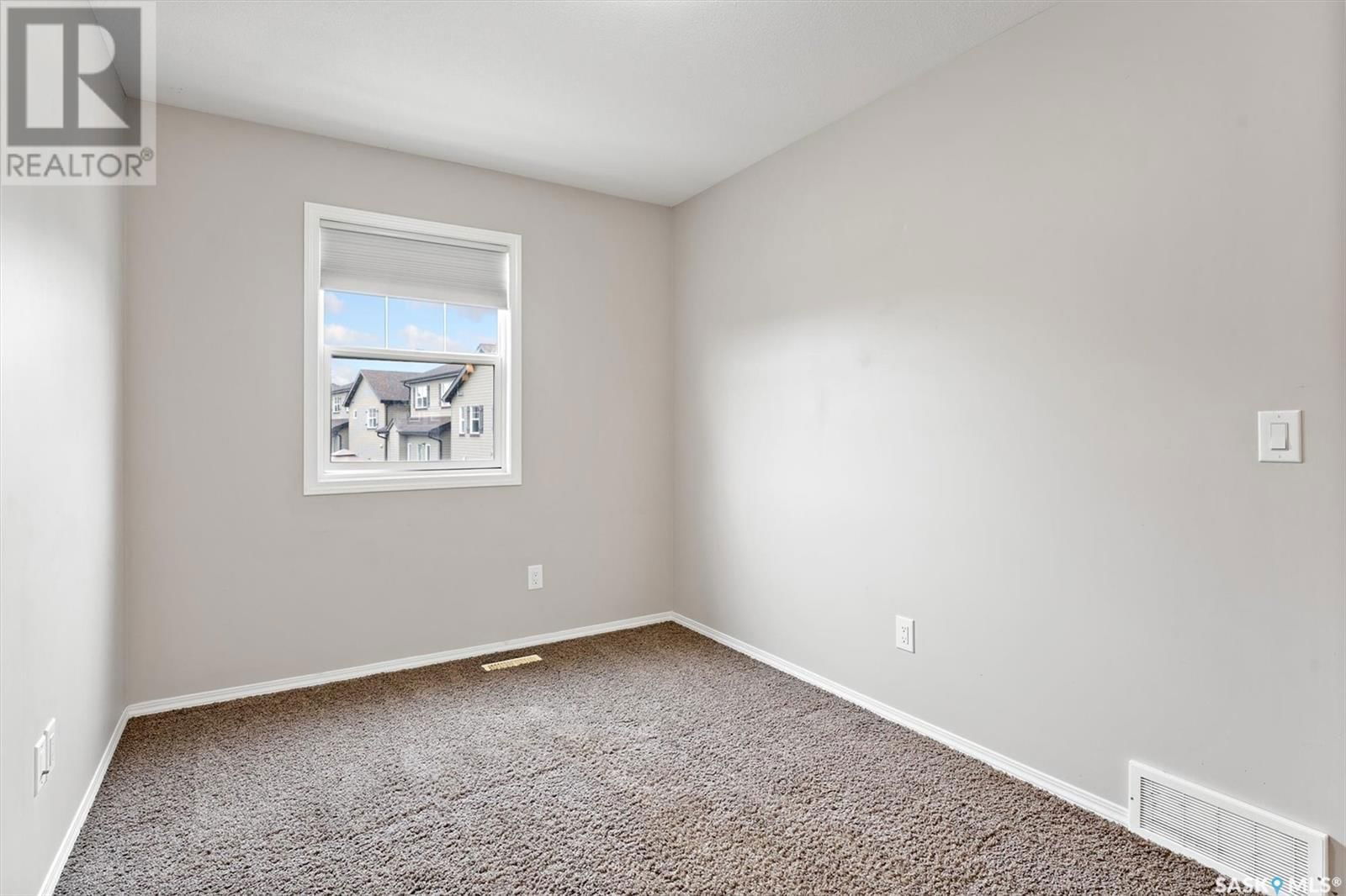 212 LANGLOIS WAY Image 16