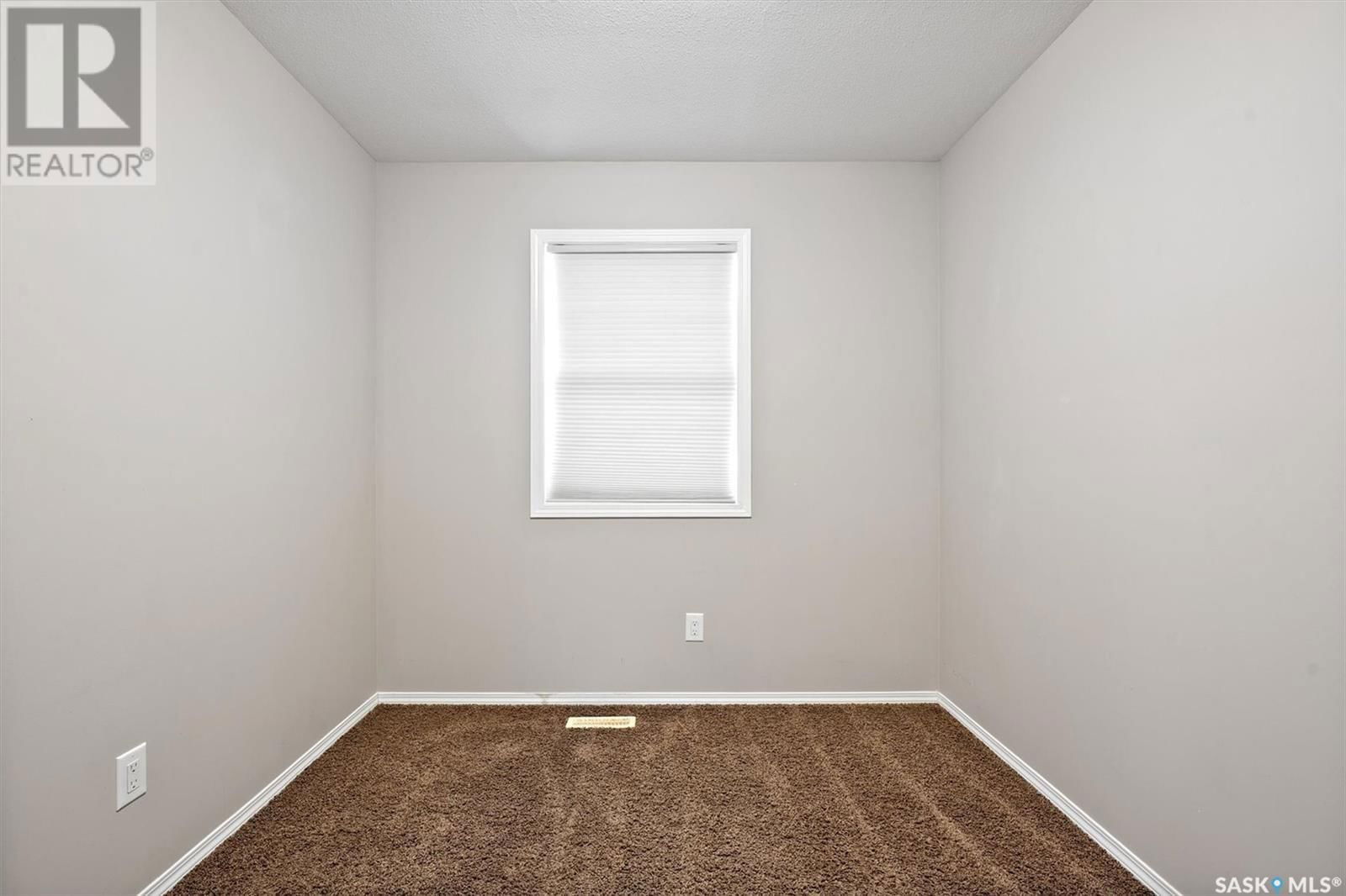 212 LANGLOIS WAY Image 21
