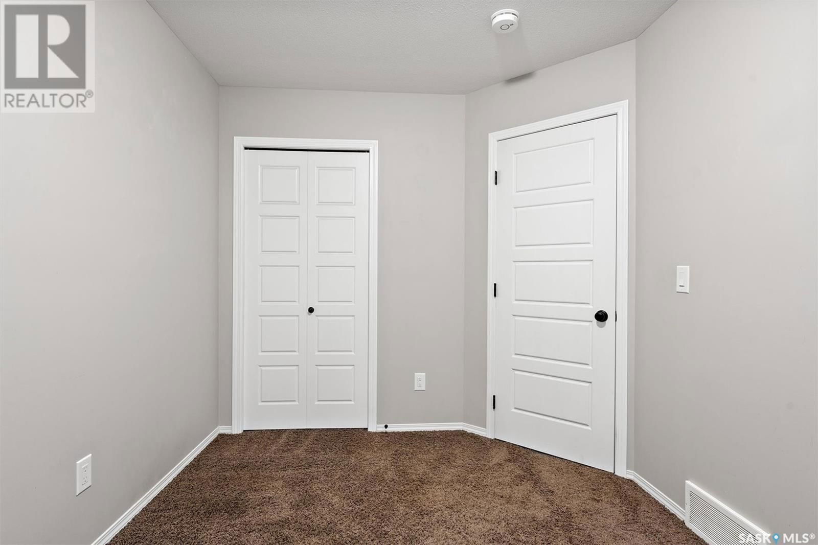 212 LANGLOIS WAY Image 22