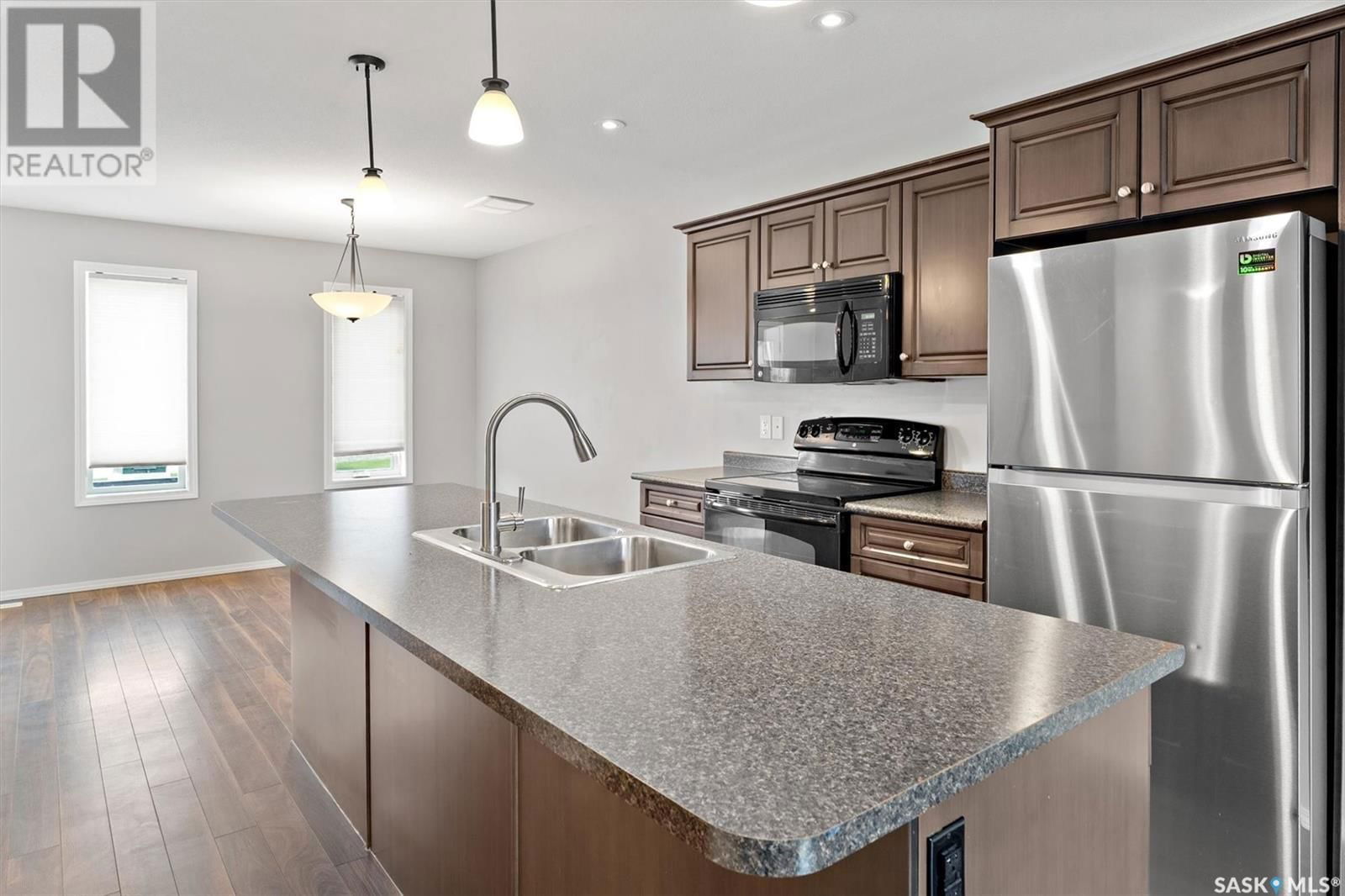 212 LANGLOIS WAY Image 5