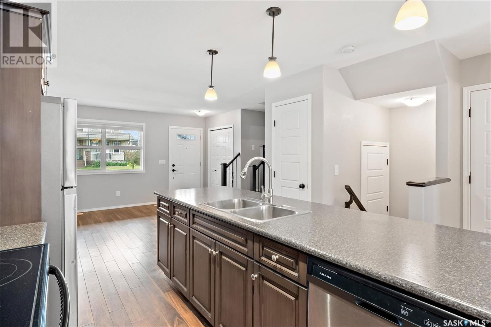 212 LANGLOIS WAY Image 6