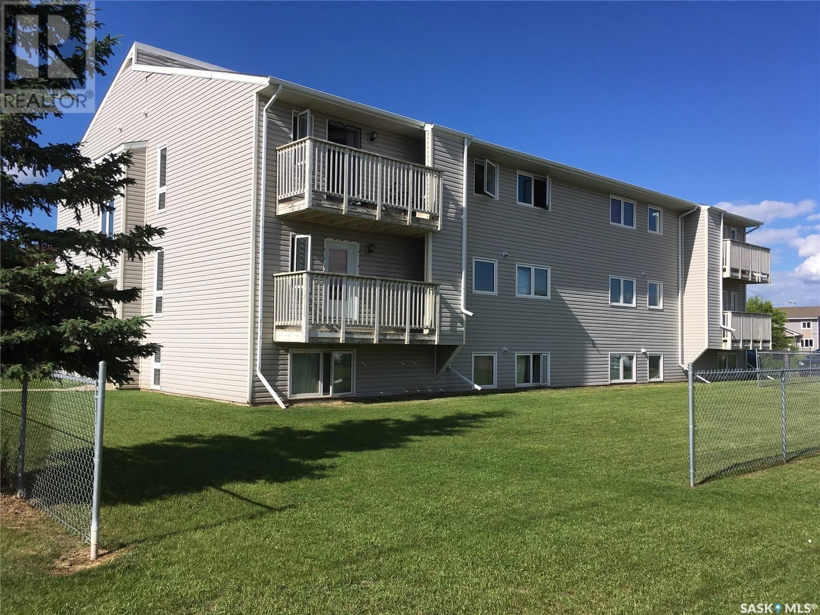 104 - 3094 5TH AVENUE Image 1