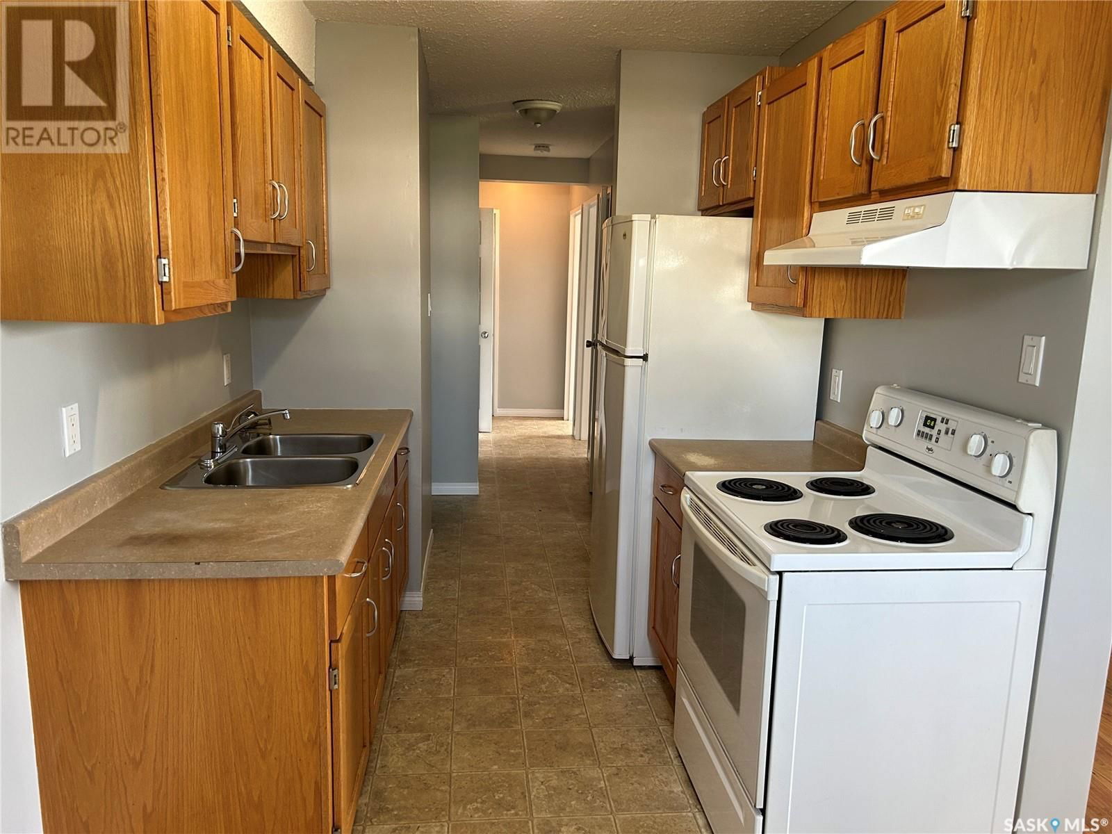 104 - 3094 5TH AVENUE Image 3