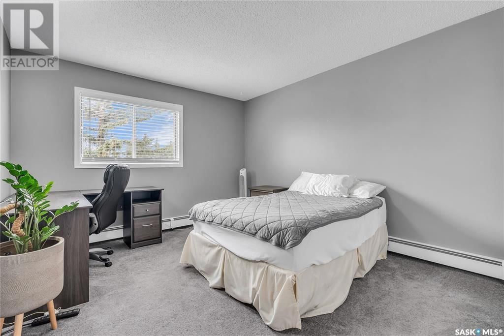 A - 802 KINGSMERE BOULEVARD Image 17