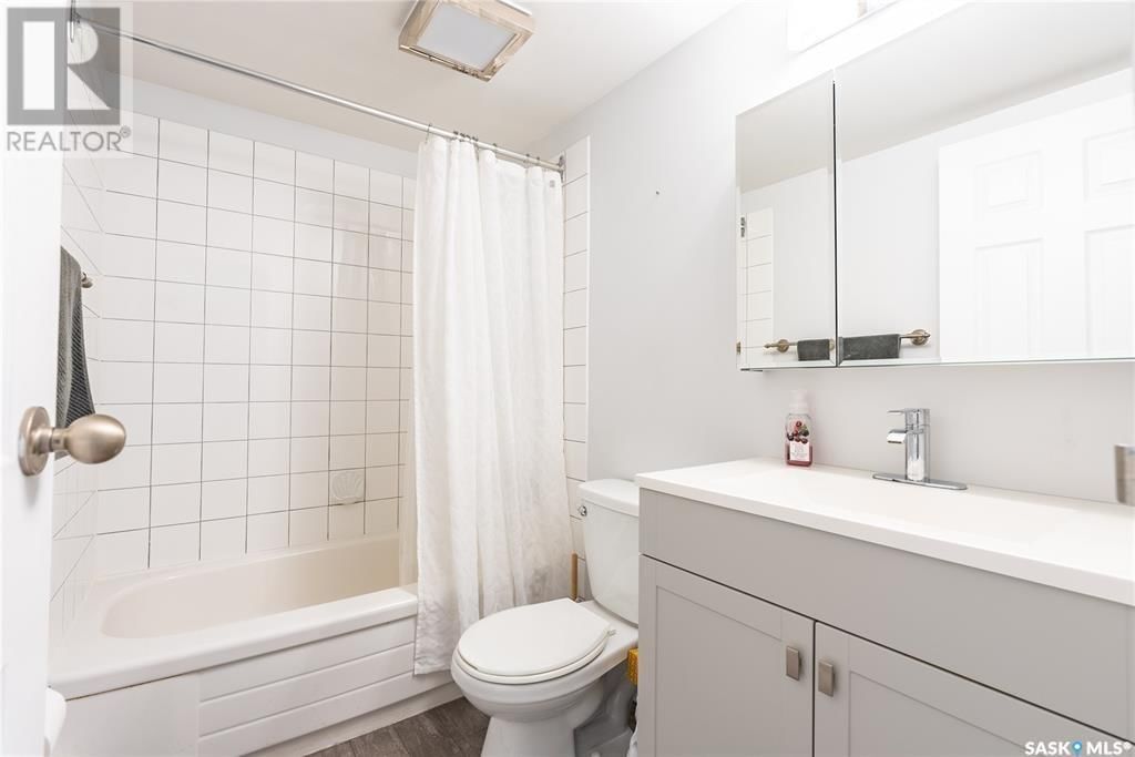 A - 802 KINGSMERE BOULEVARD Image 19