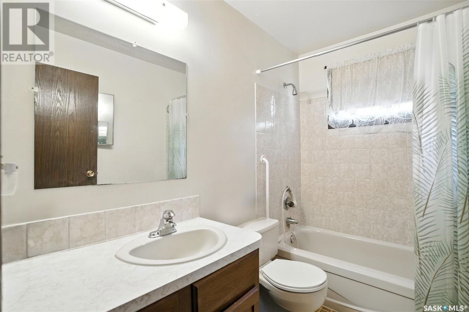 109 RAILWAY AVENUE Image 16