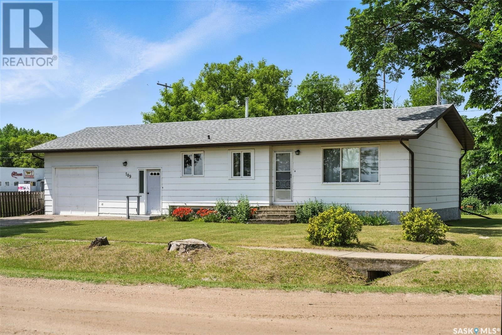 109 RAILWAY AVENUE Image 2