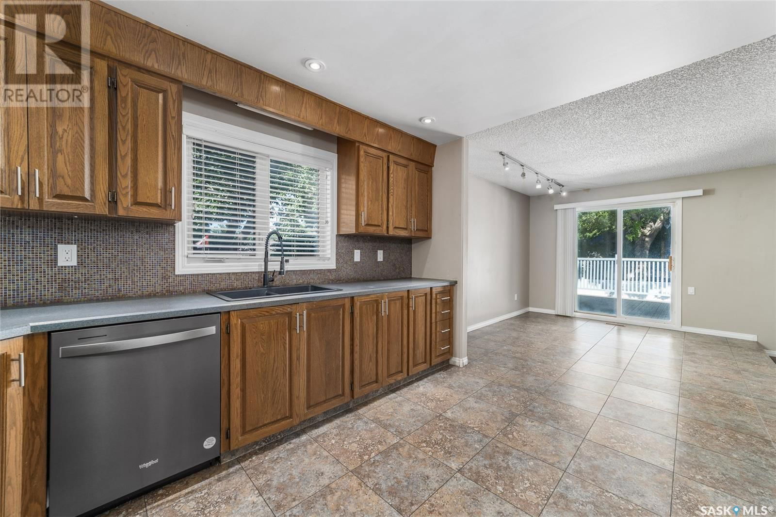 2706 MCKEOWN PLACE Image 14