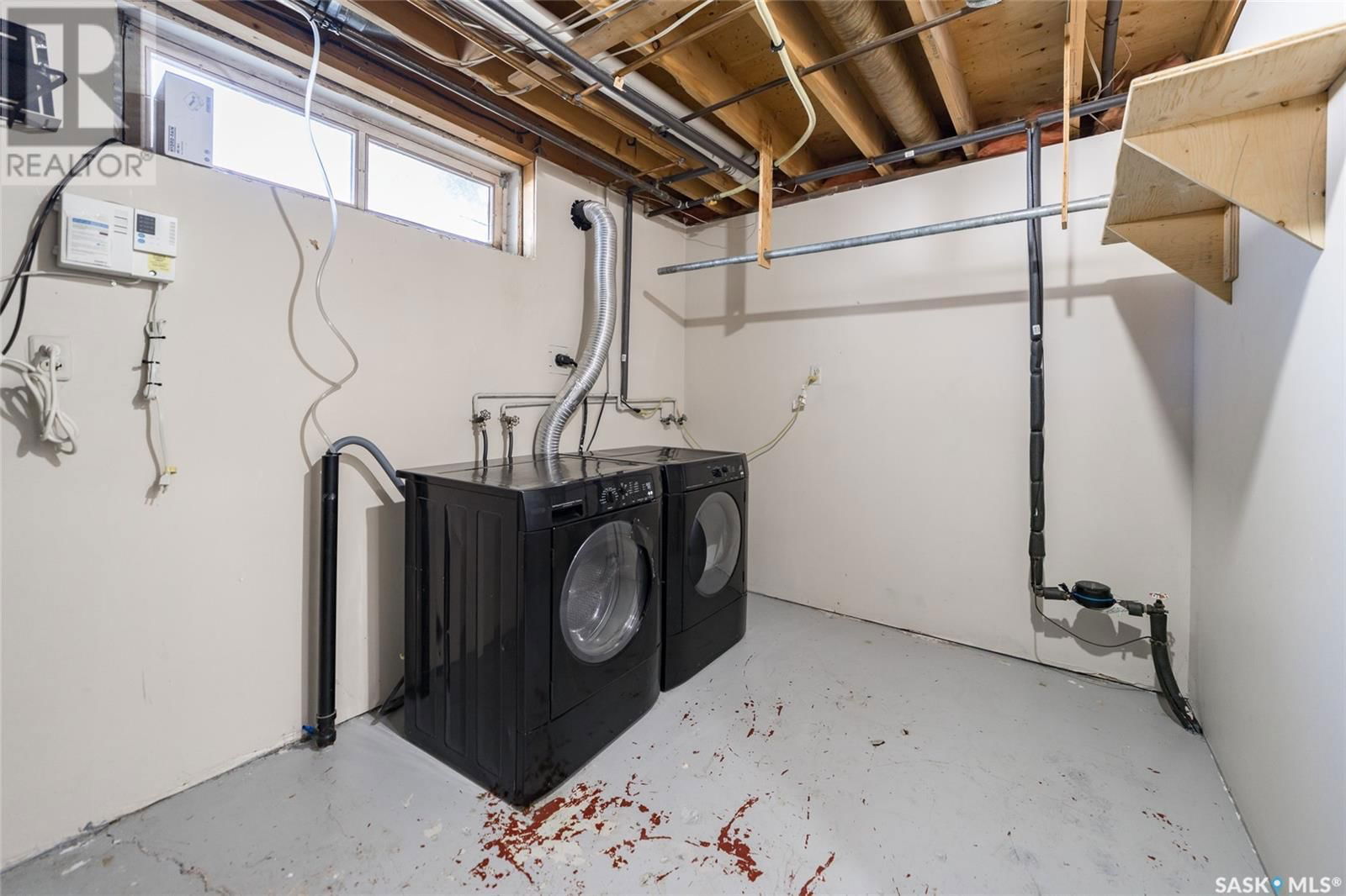 2706 MCKEOWN PLACE Image 32