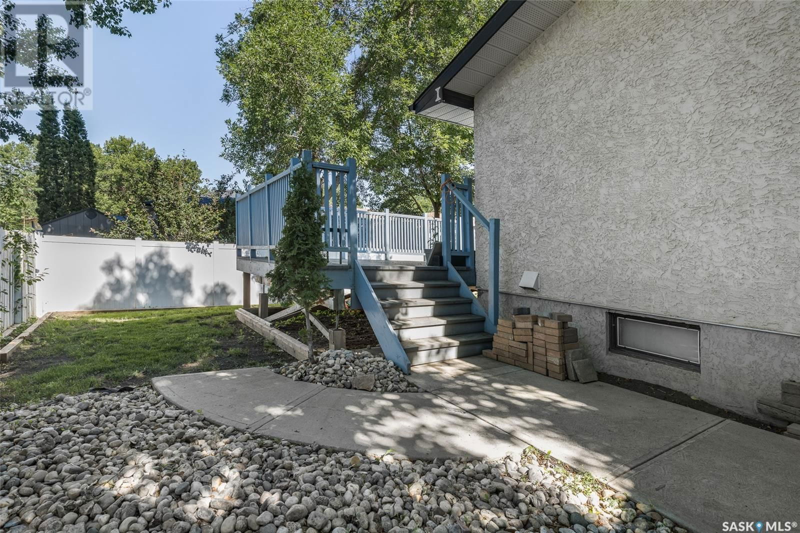 2706 MCKEOWN PLACE Image 37