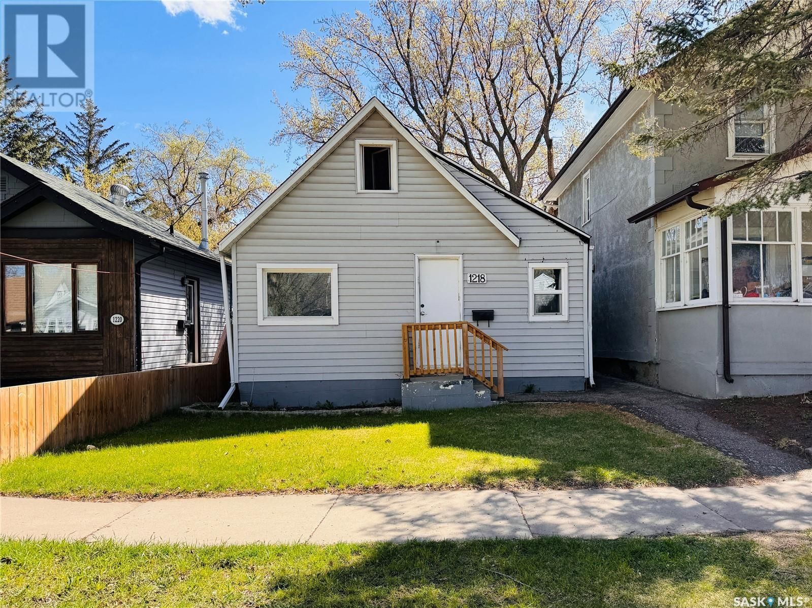 1218 E AVENUE N Image 1