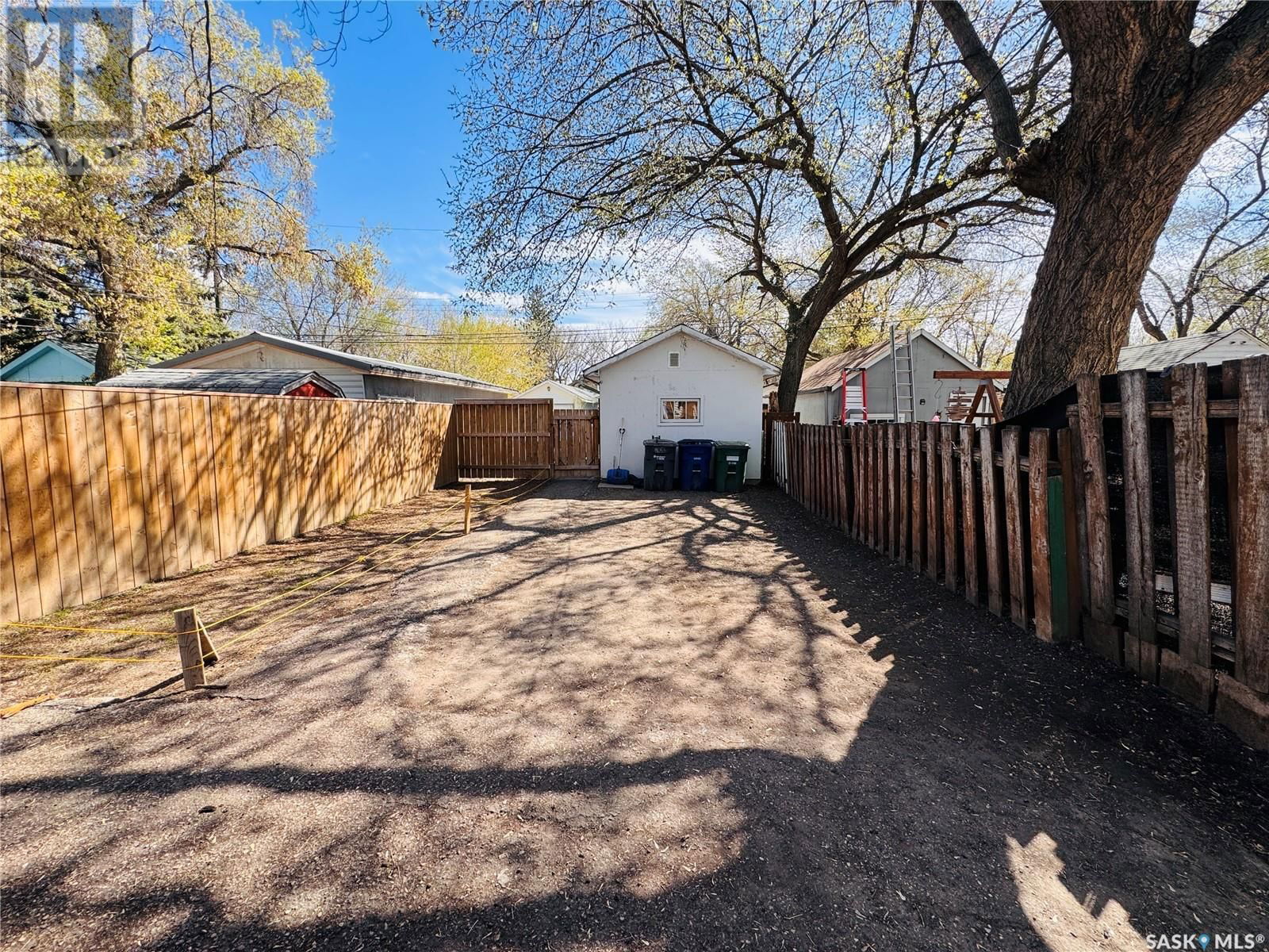 1218 E AVENUE N Image 20