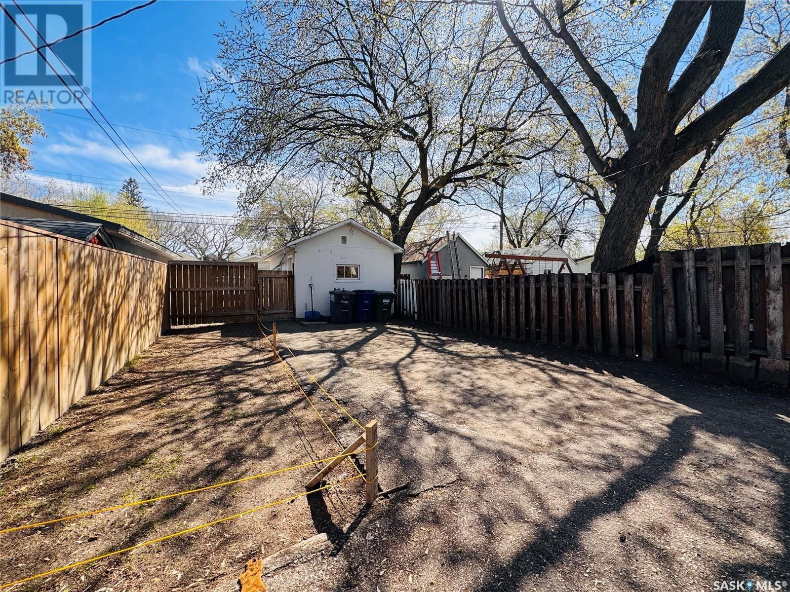 1218 E AVENUE N Image 21
