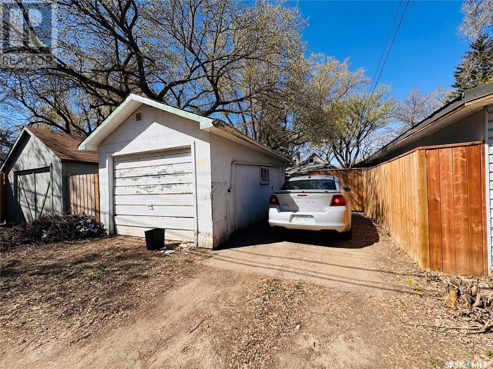 1218 E AVENUE N Image 23