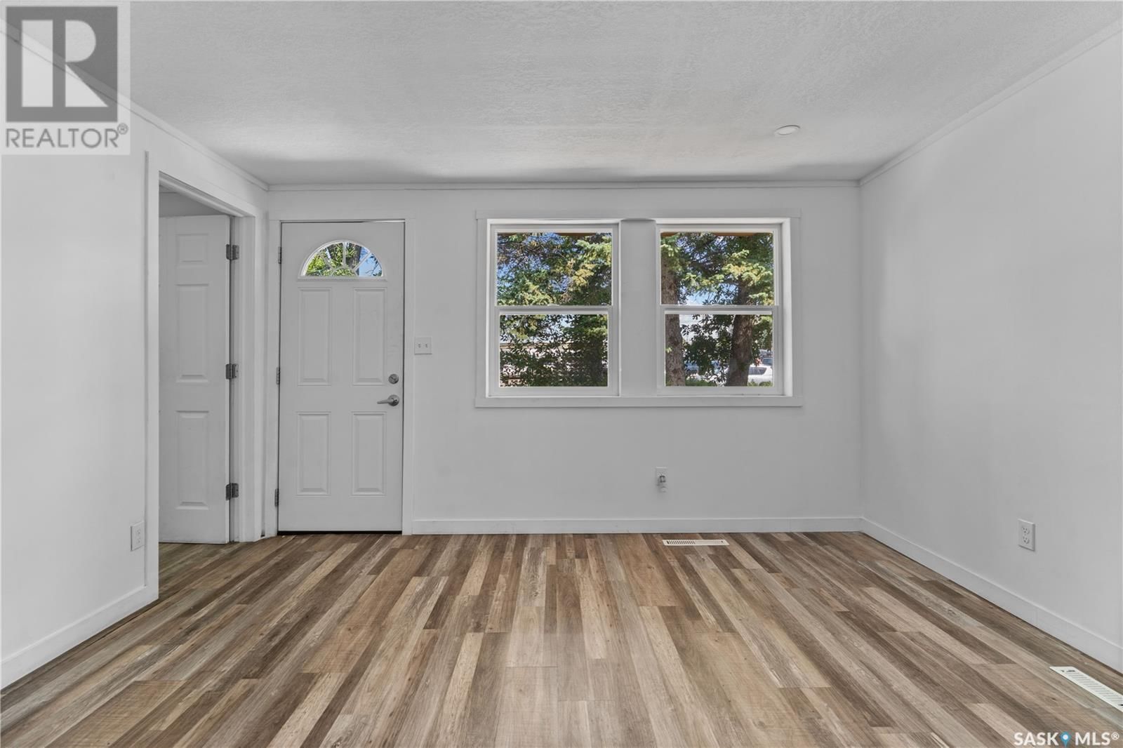 368 ROSE STREET Image 6