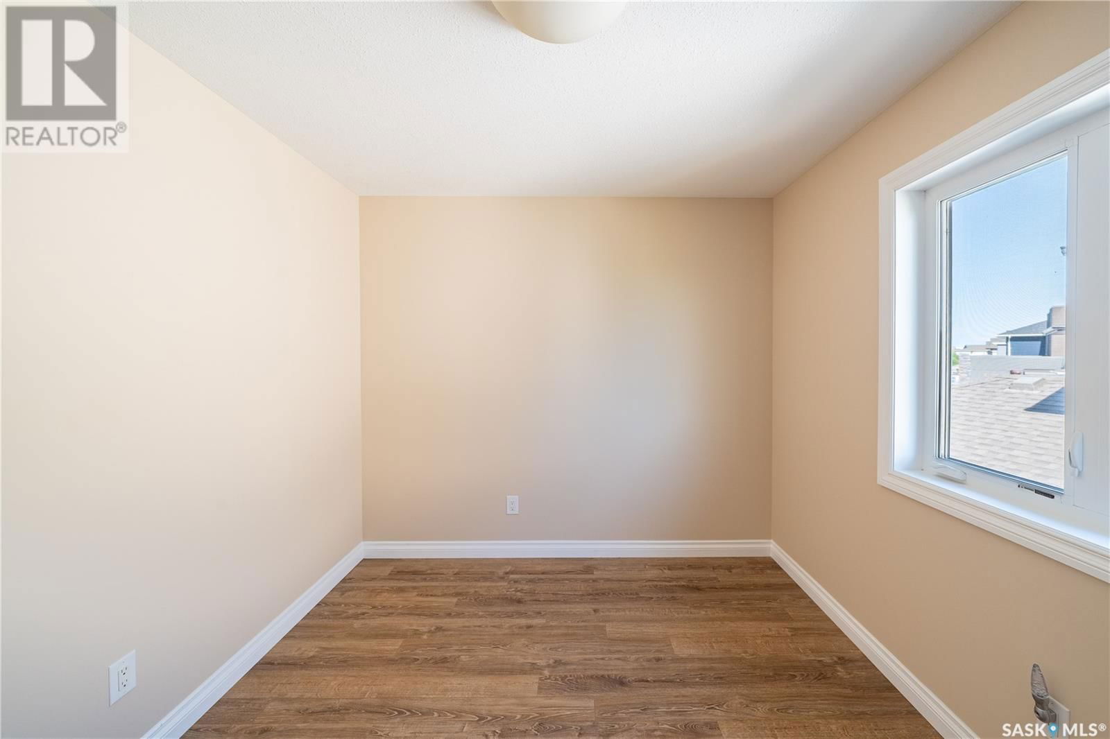 5677 GLIDE CRESCENT Image 22